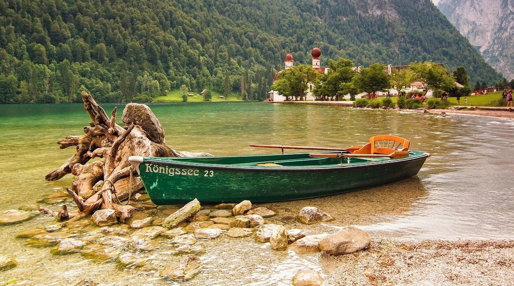 Lake Königssee is a natural lake south of Berchtesgaden in Bavaria and west of Salzburg in Austria. Königssee is the third deepest lake in Germany. It is also known as the cleanest lake in Germany. Only electric-powered (or man-powered) boats are permitted on the lake.
St. Bartholomä is a pilgrimage church located on a peninsula on Lake Königssee. St. Bartholomä can only be reached by boat or via hiking trails through the surrounding mountains.
#Green
