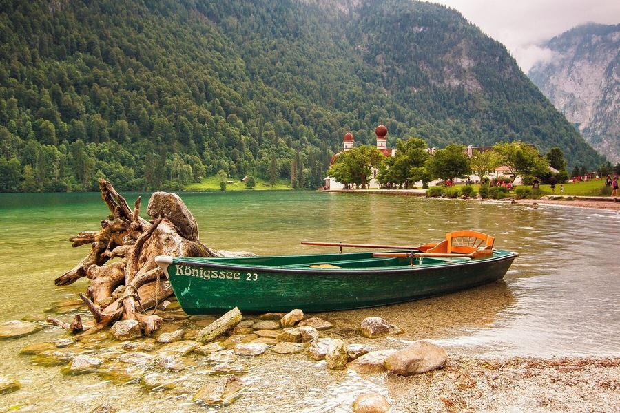 Lake Königssee is a natural lake south of Berchtesgaden in Bavaria and west of Salzburg in Austria. Königssee is the third deepest lake in Germany. It is also known as the cleanest lake in Germany. Only electric-powered (or man-powered) boats are permitted on the lake.
St. Bartholomä is a pilgrimage church located on a peninsula on Lake Königssee. St. Bartholomä can only be reached by boat or via hiking trails through the surrounding mountains.
#Green