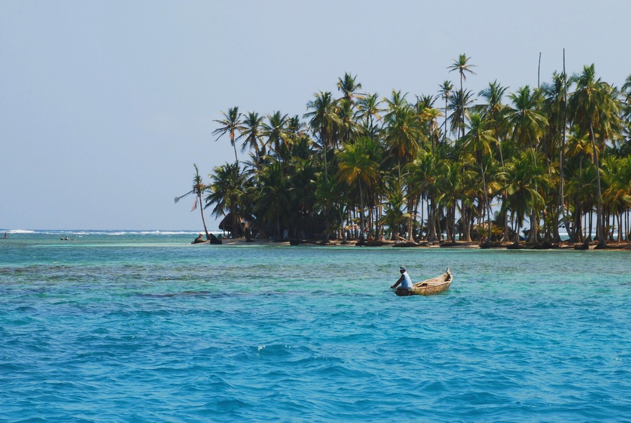 50 Shades of blue. Sailing through the San Blas Islands in Panama lets you experience a pure paradise and crystal clear water. You can buy fresh fish and other seefood drirectly from local fishermen. If you want you can also play Robinson Crusoe on islands with literally only one palm tree.
#BVSBlue