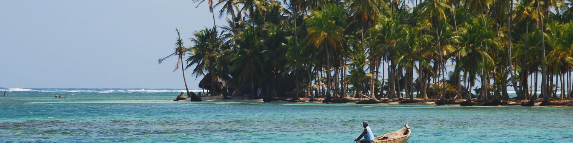 50 Shades of blue. Sailing through the San Blas Islands in Panama lets you experience a pure paradise and crystal clear water. You can buy fresh fish and other seefood drirectly from local fishermen. If you want you can also play Robinson Crusoe on islands with literally only one palm tree.
#BVSBlue