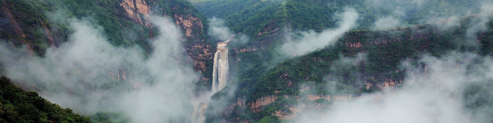 Amazing #SantanWaterfall in Yunnan Province of #China,falling in three stages and being wonderful and magnificent. 
https://twitter.com/Beautifulgx