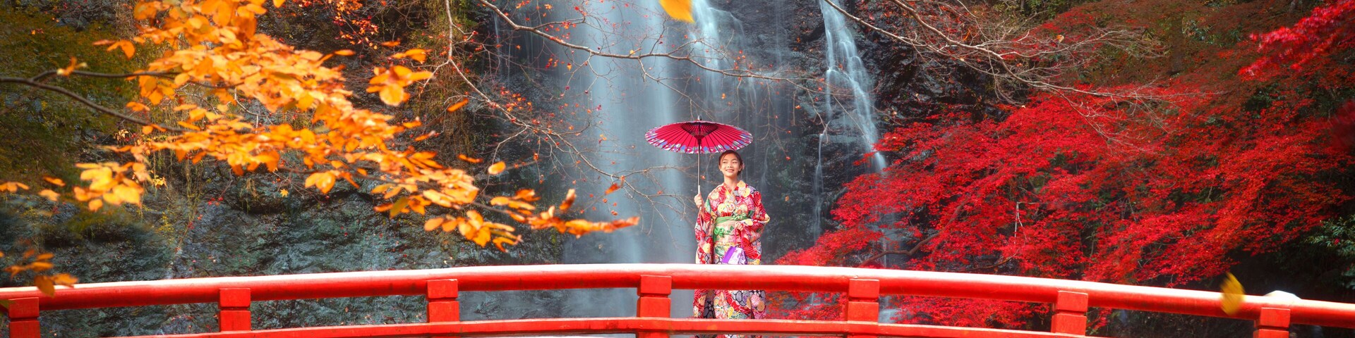 the red bridge in minoh waterfall