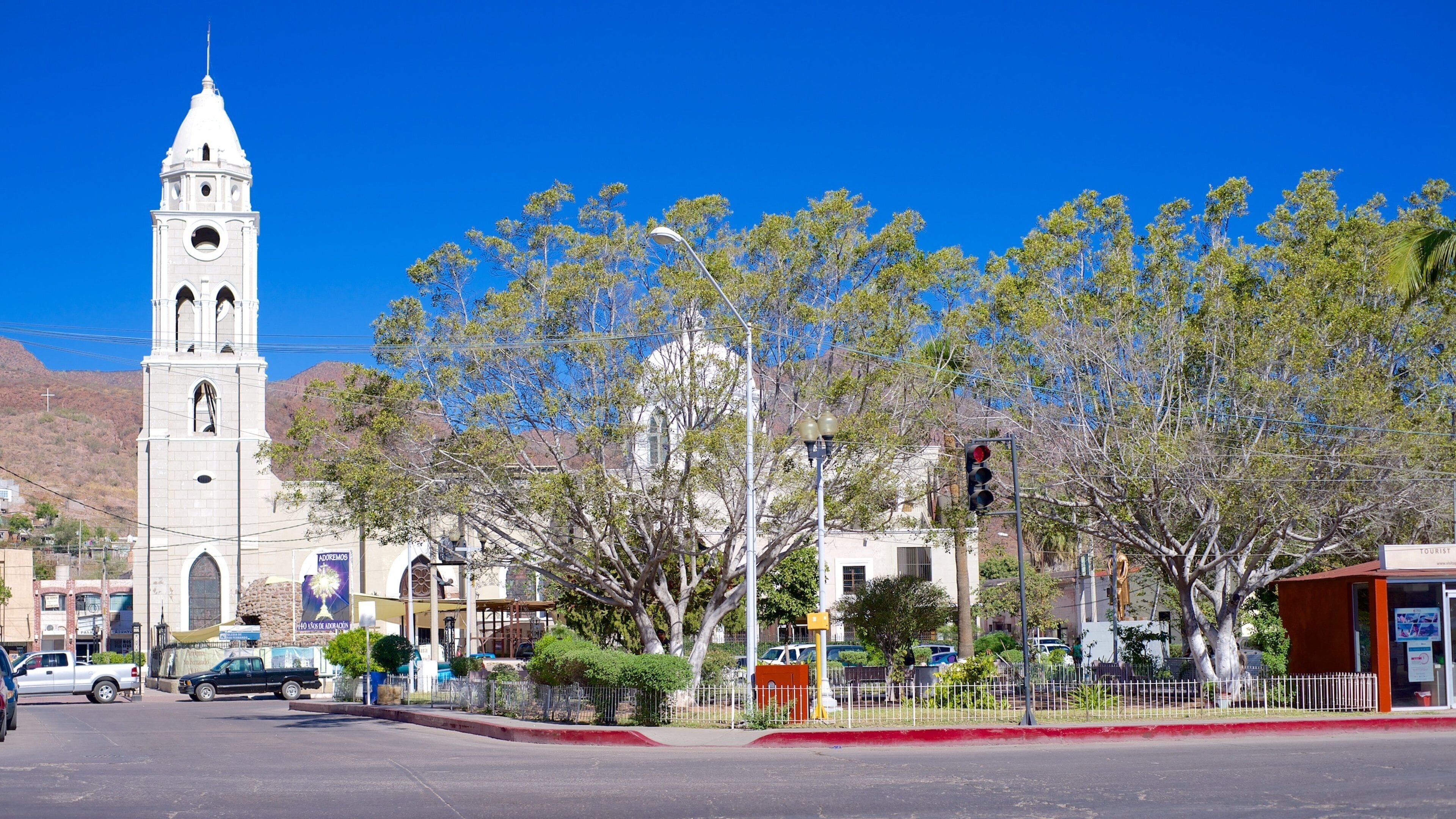San Fernando Cathedral which includes street scenes and a small town or village