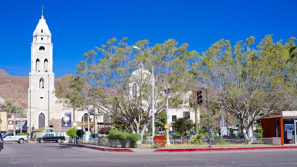 San Fernando Cathedral which includes street scenes and a small town or village