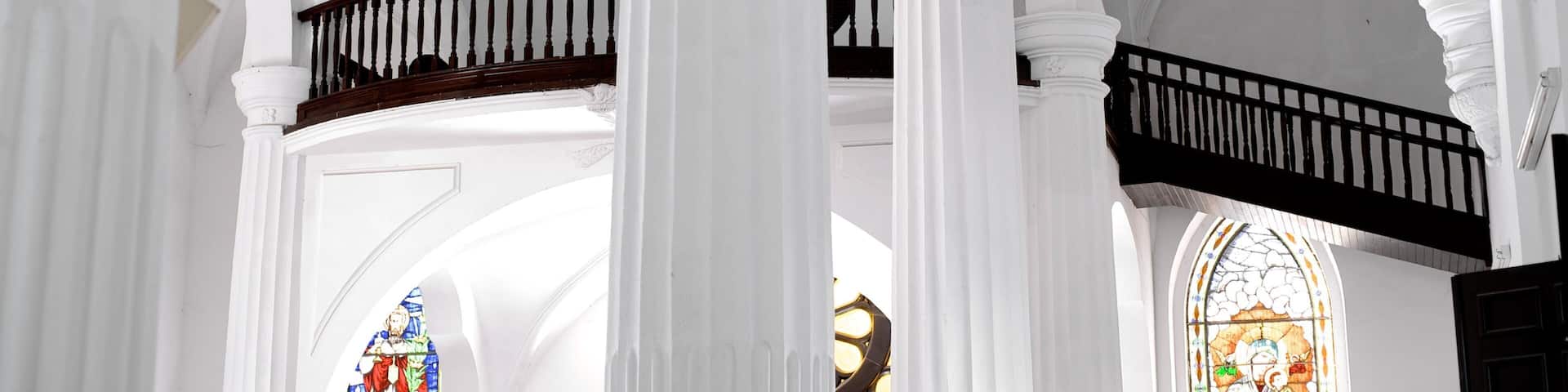 San Fernando Cathedral which includes a church or cathedral and interior views