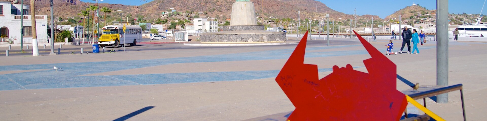 El Pescador mostrando un parque o plaza y arte al aire libre