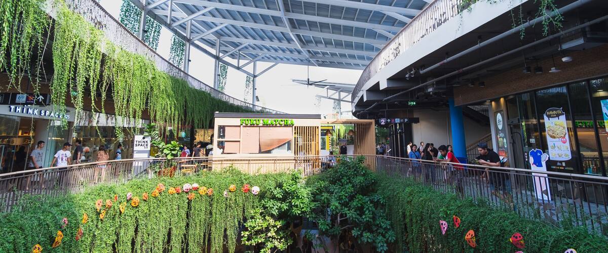 CentralFestival East Ville Shopping centers Open-Air. The largest in Southeast Asia . The opening on Nov 27, 2015. Inspired by the East Village on the island of Manhattan, New York.