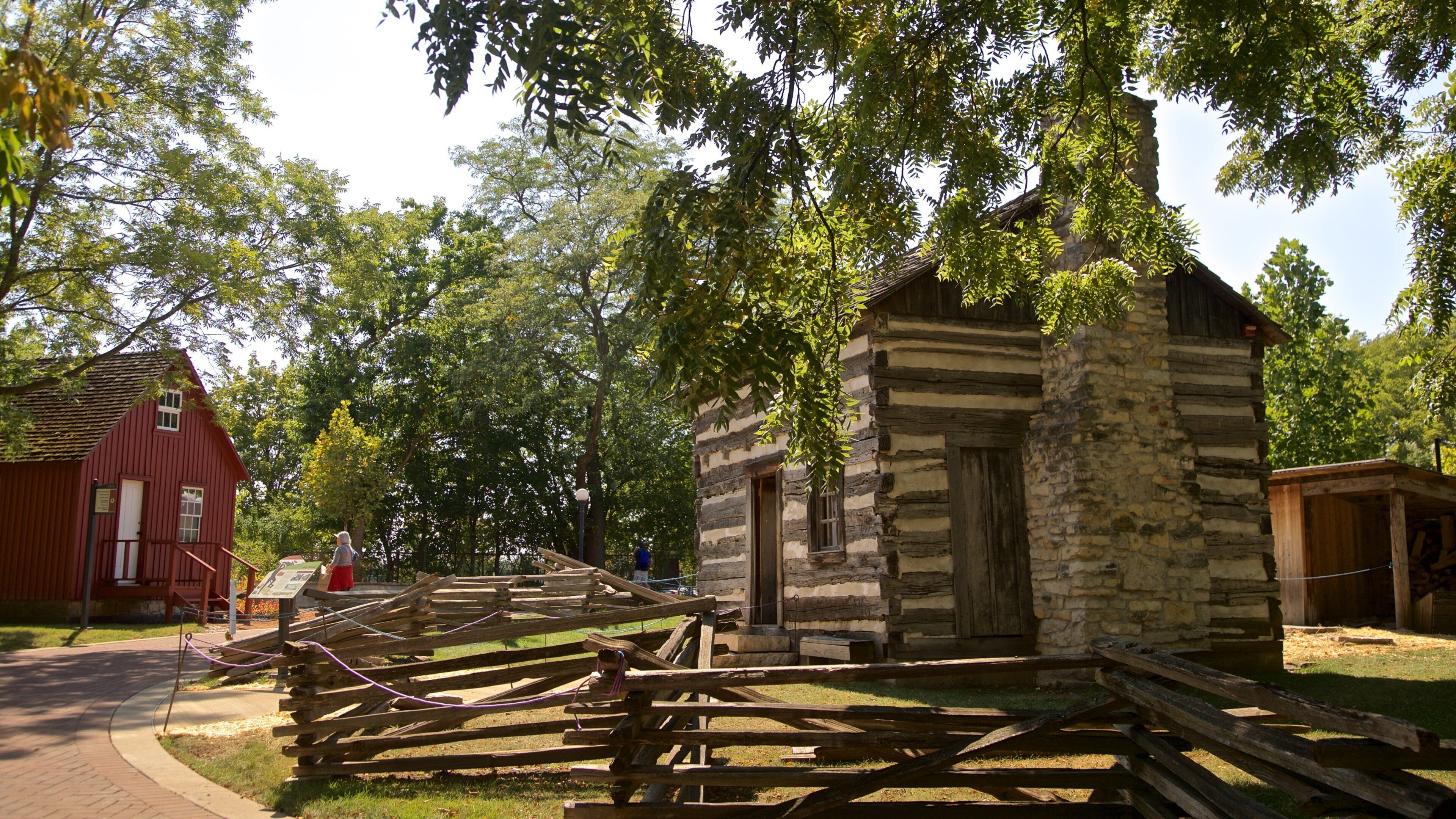Naper Settlement Museum featuring heritage elements and a house