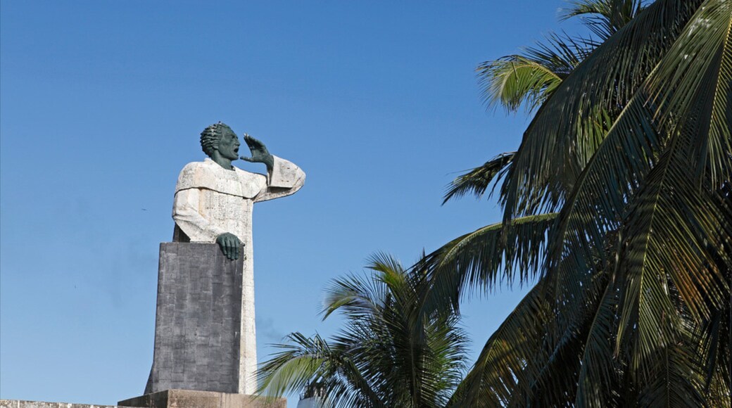 St Maarten and St Martin featuring a statue or sculpture and heritage elements