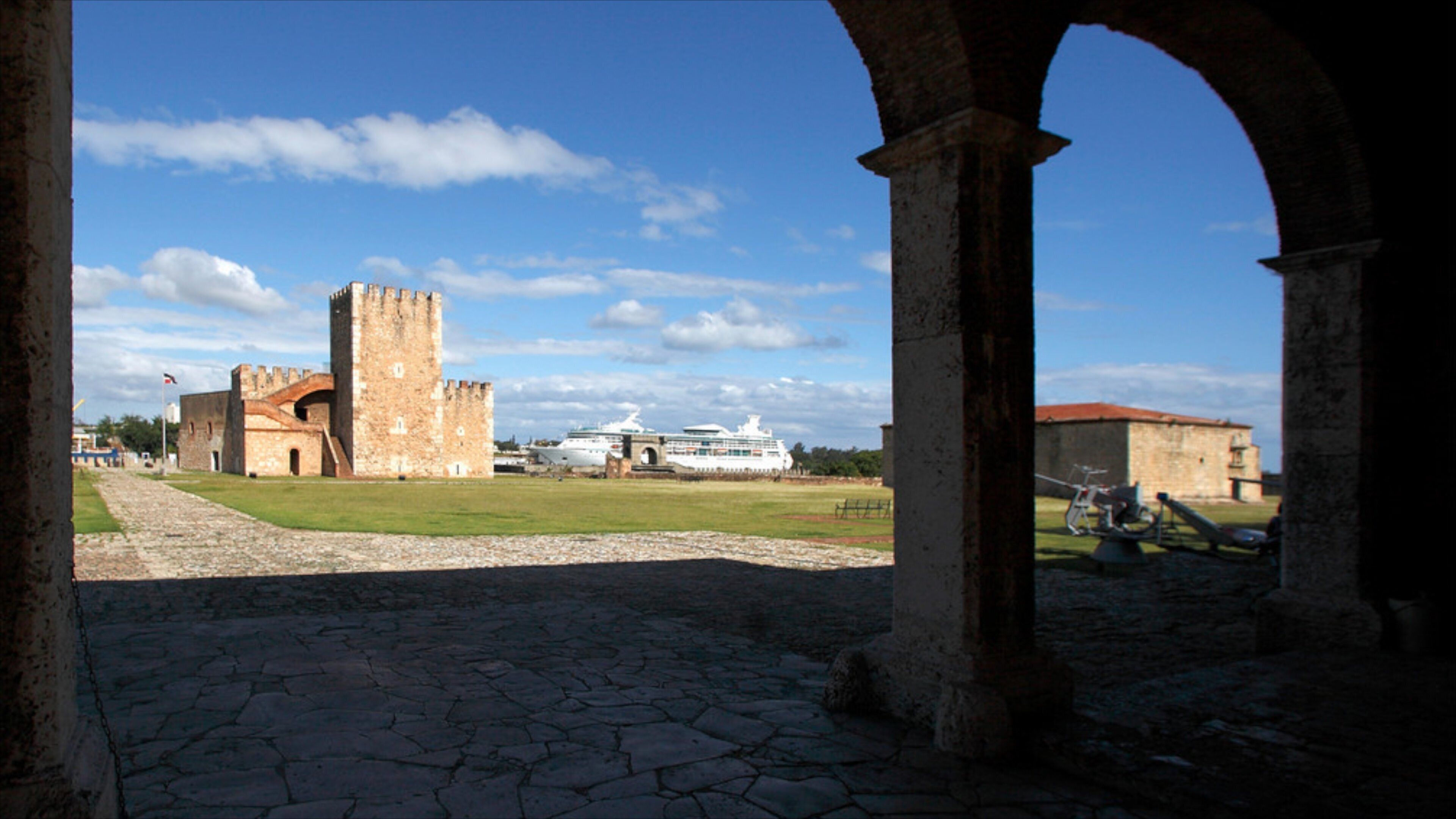 St Maarten and St Martin showing heritage elements