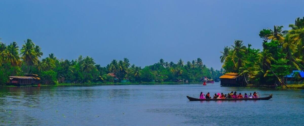 Scenic beauty of backwater lakes in Kerala
#incredibleindia #kerala