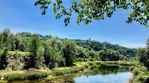 Geneva is ideally situated to explore the surrounding lake and countryside areas. There are countless smaller towns and villages within easy reach of the city just waiting to be discovered by adventurous day trippers #LifeAtExpedia