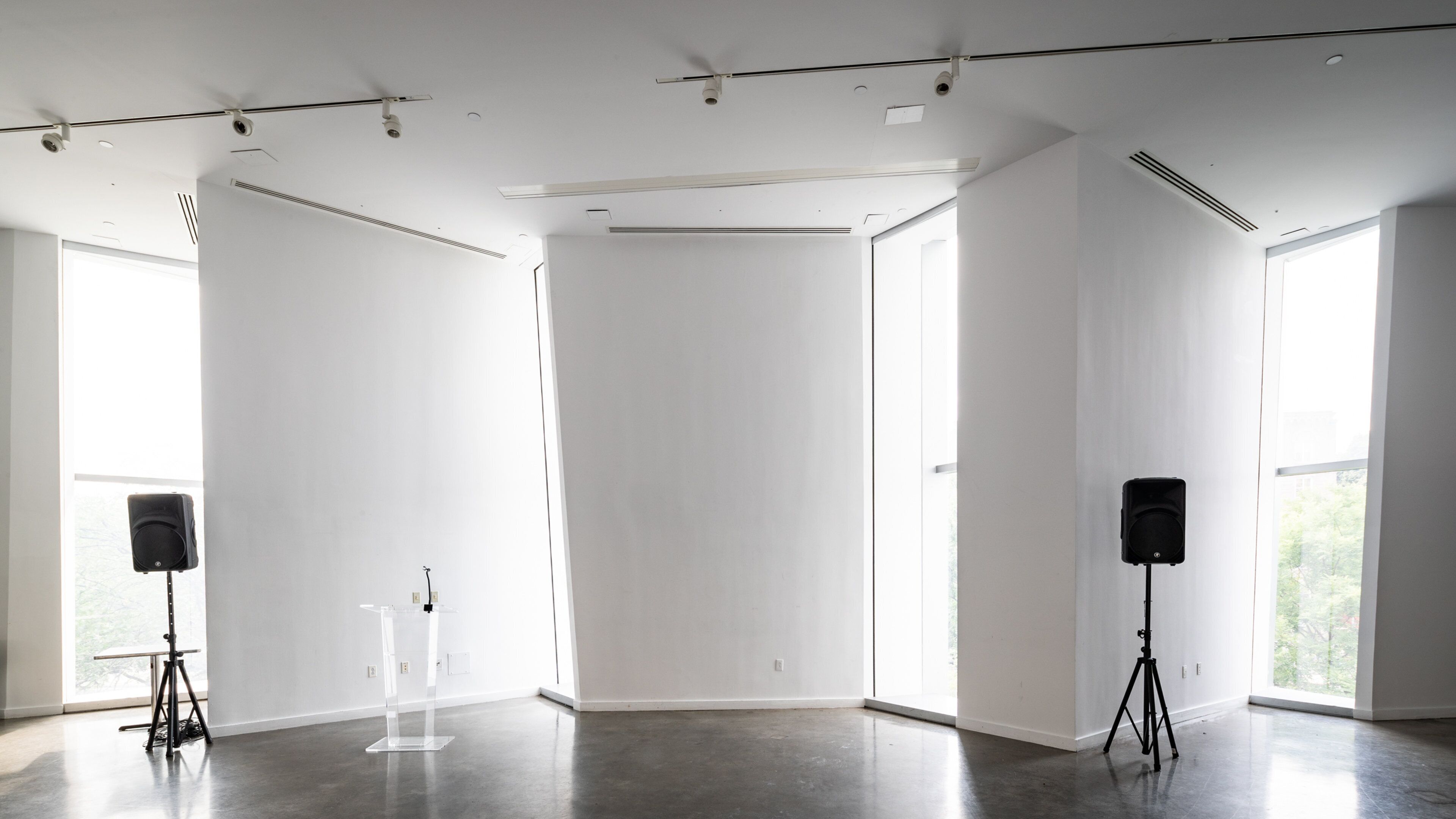 The Bronx Museum of the Arts featuring interior views