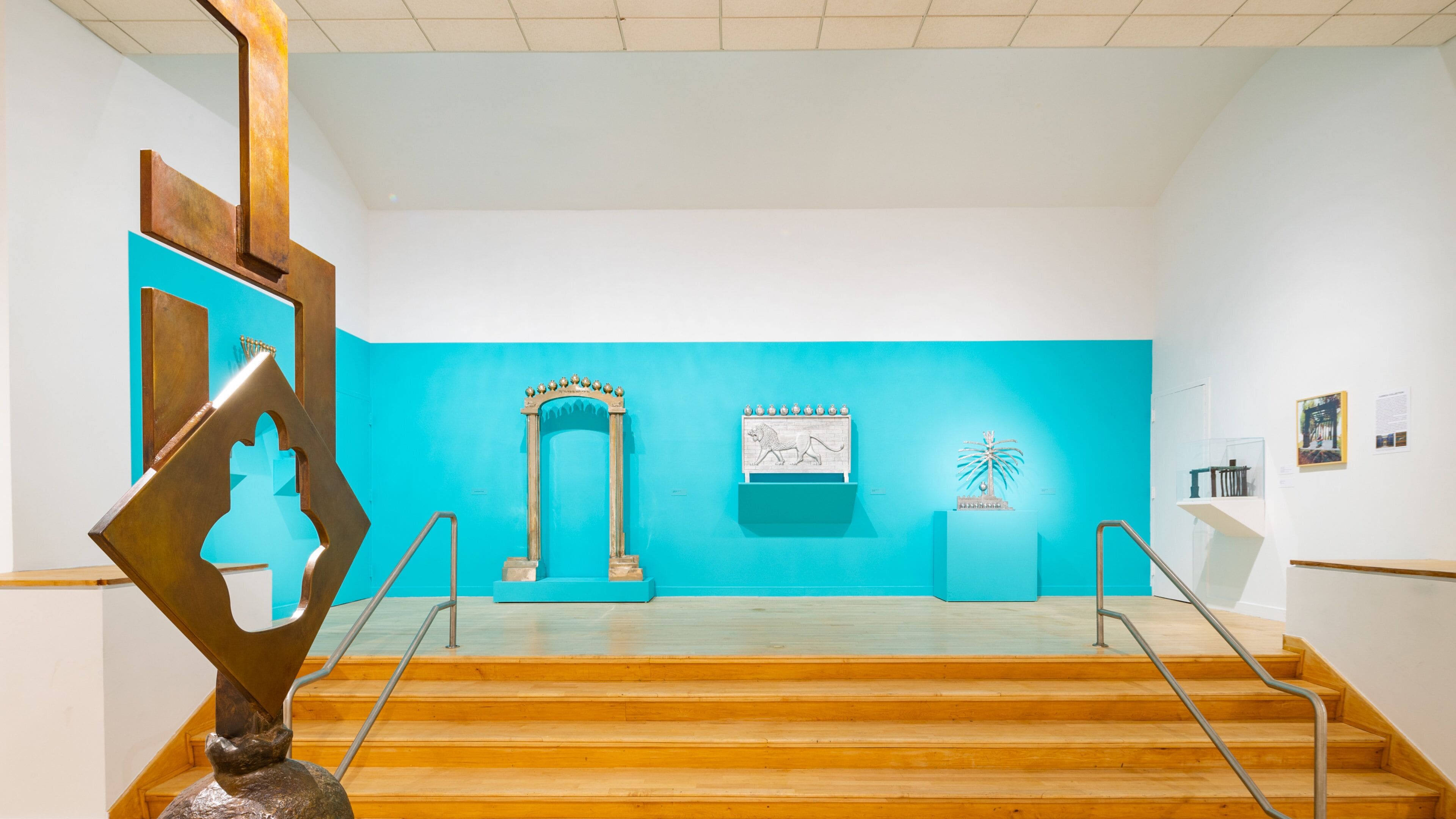 The Bronx Museum of the Arts showing art and interior views