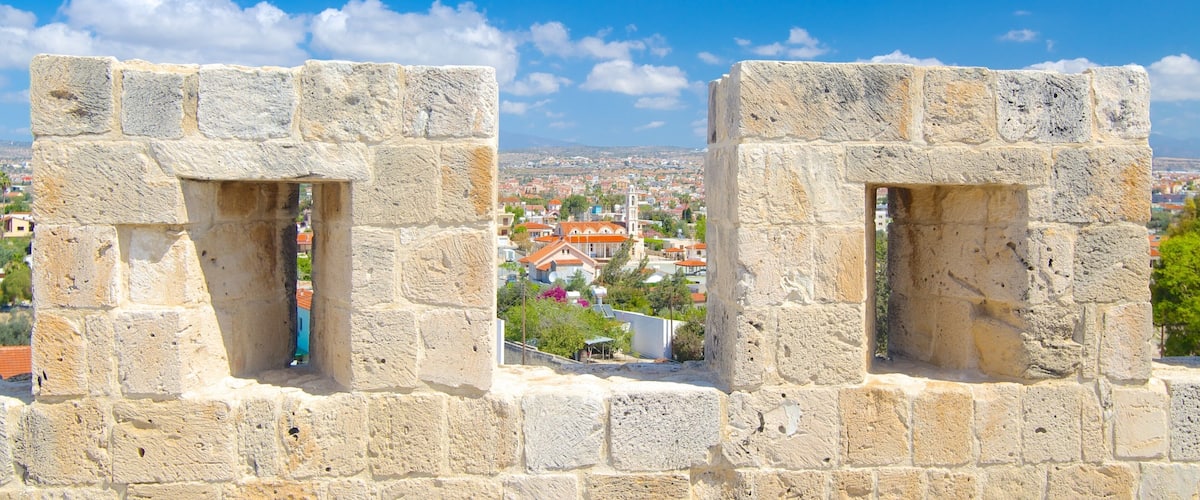 Kolossi Castle showing heritage architecture and a castle