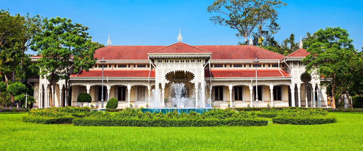 KWWXAR Abhisek Dusit Throne Hall or the Thai Handicraft Museum is a museum within Dusit Palace in Bangkok, Thailand