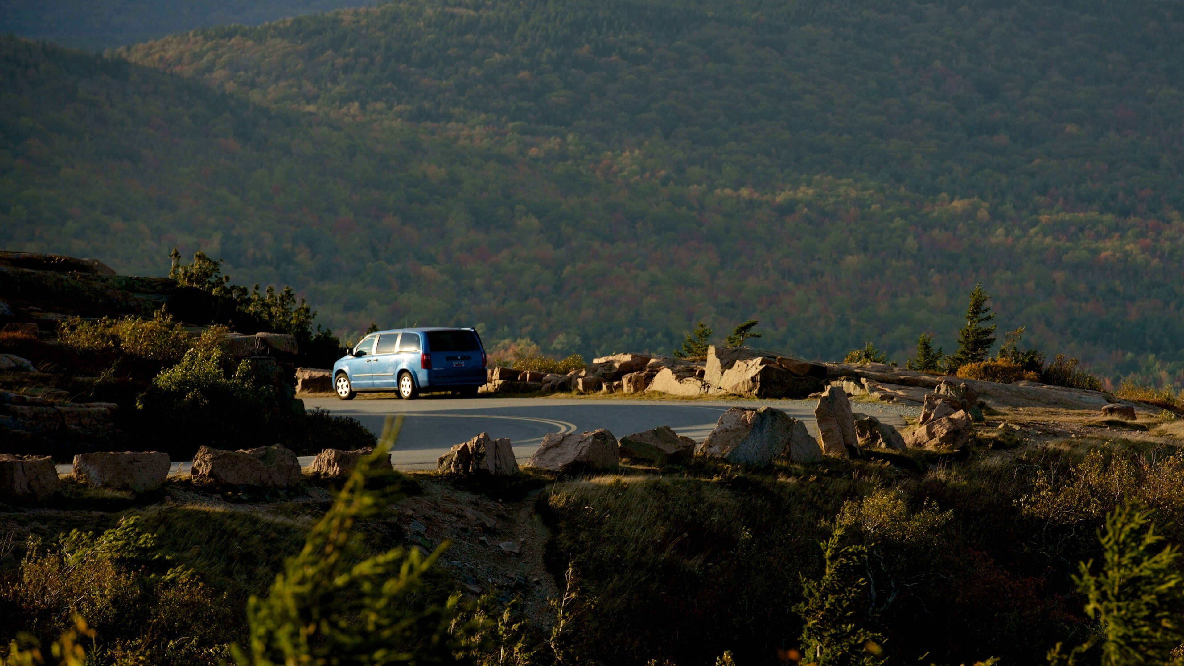 凱迪拉克山 设有 山岳 和 公路旅行