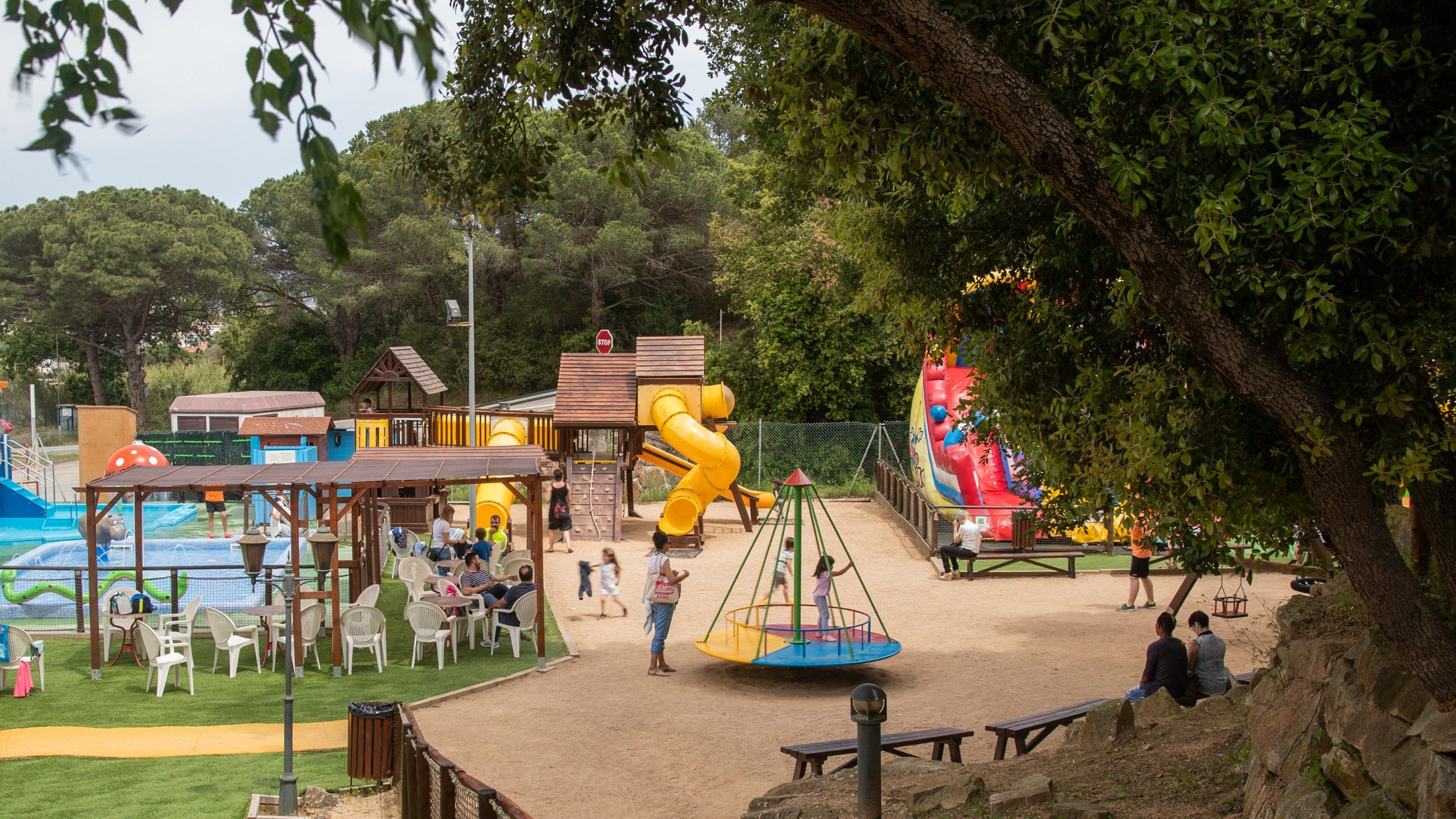 Gnomo Park featuring a playground