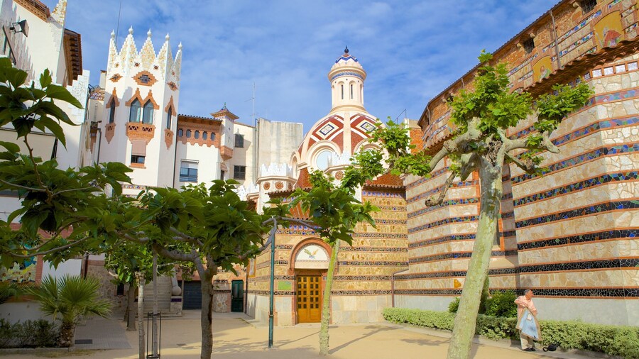 Parish Church of Sant Roma showing street scenes