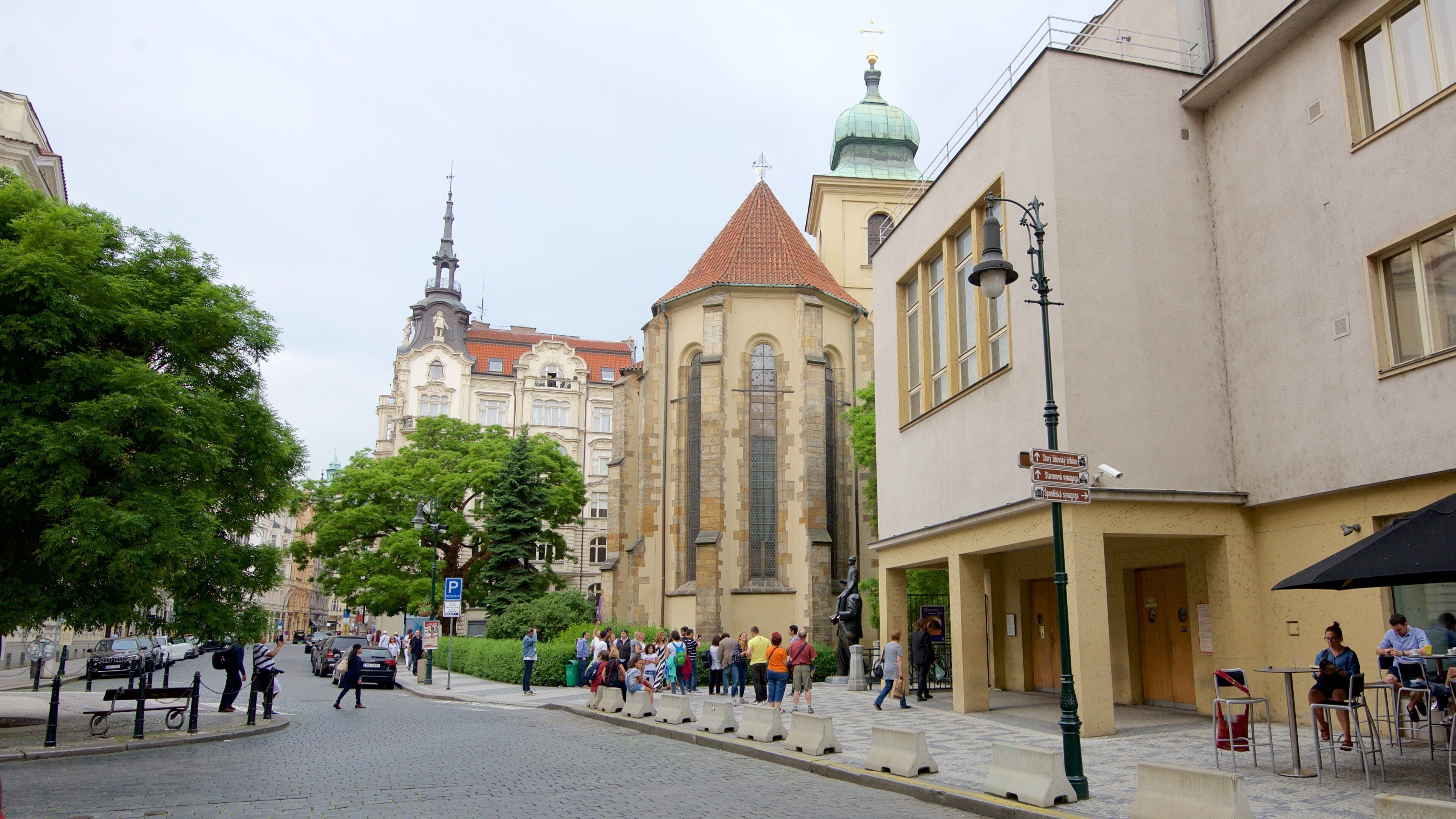 Spanish Synagogue featuring a church or cathedral
