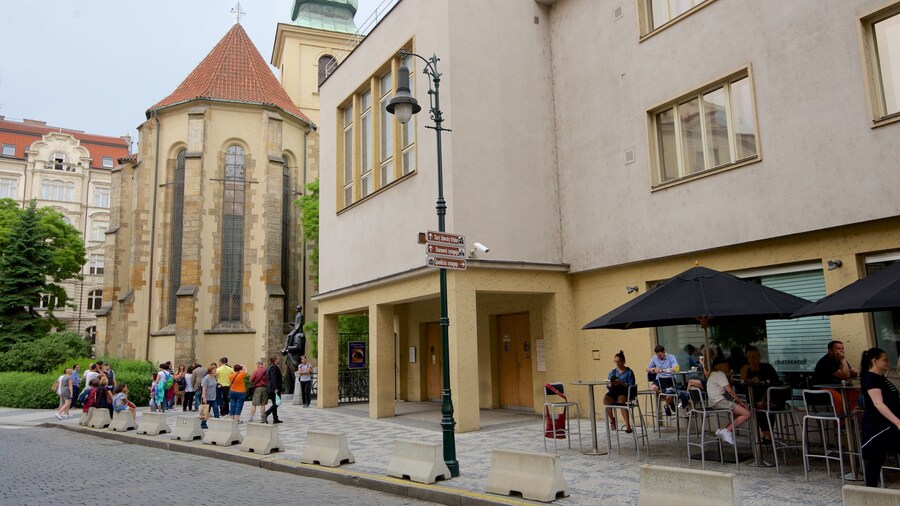 Spanska synagogan presenterar en kyrka eller katedral