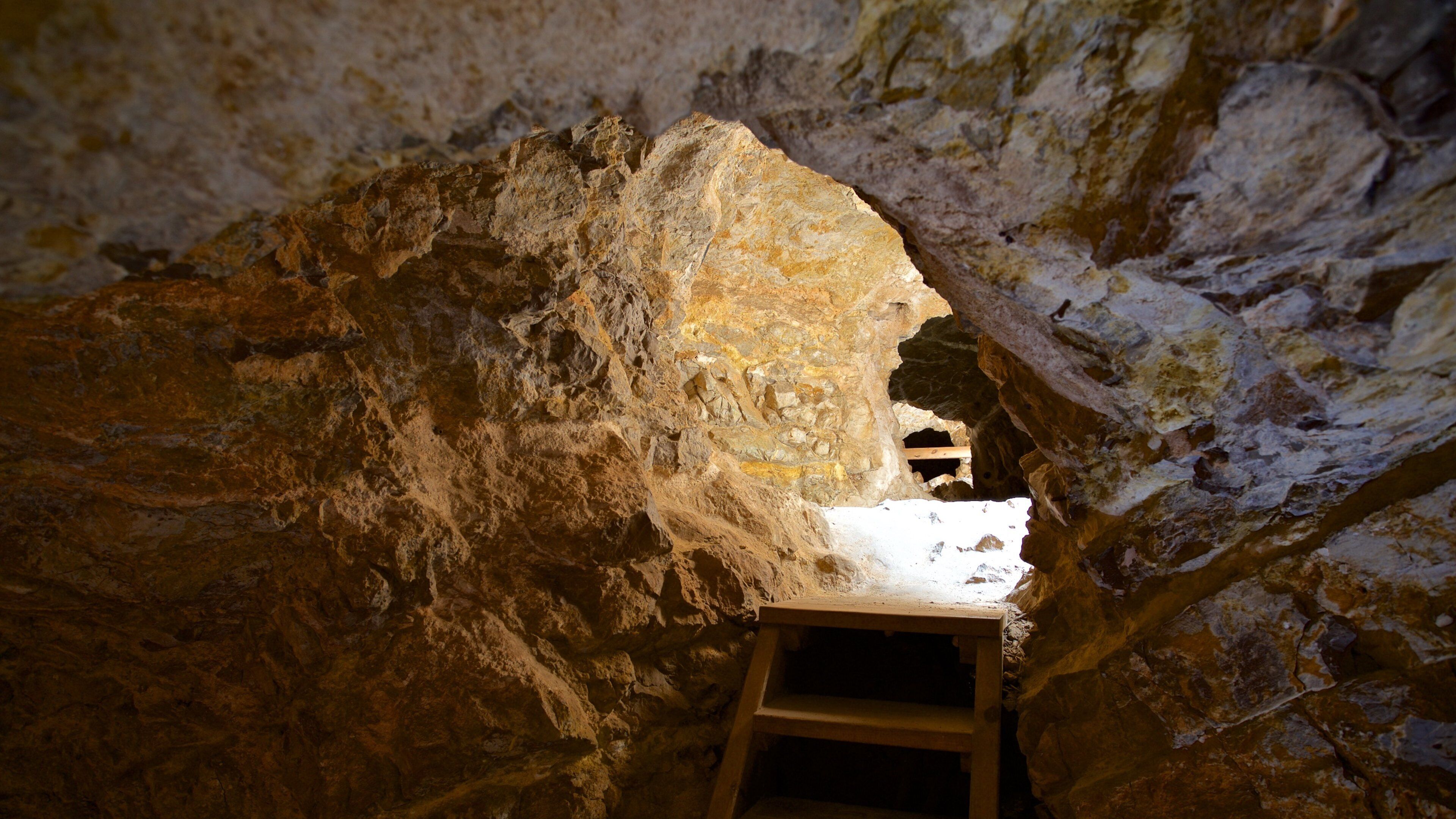 Necropolis del Puig des Molins showing interior views and heritage elements