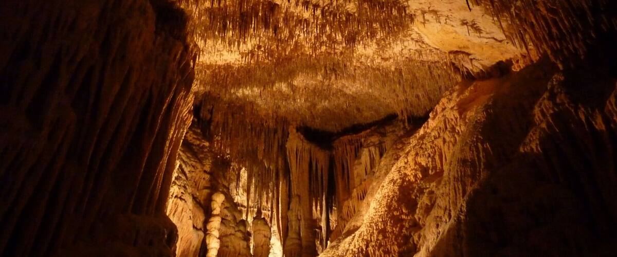Nice easy walking path through the caves.