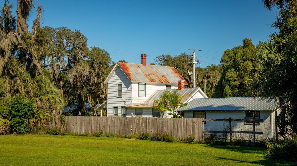 San Mateo featuring a house