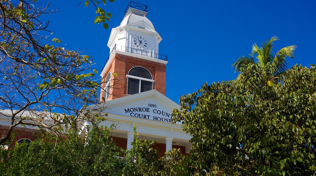 Jackson Square mettant en vedette patrimoine architectural et bâtiment public