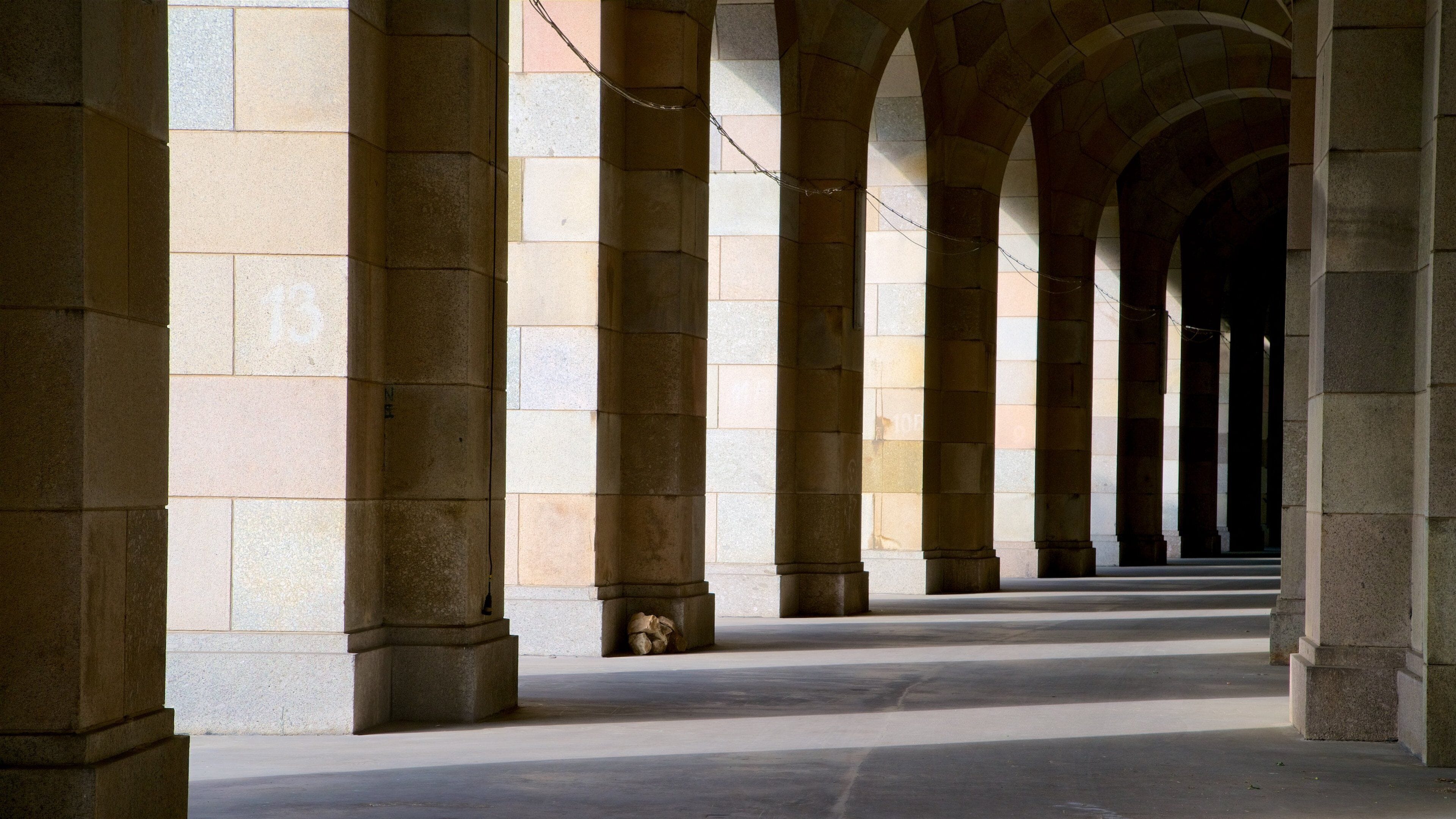 Reichsparteitagsgebäude som viser kulturarvsgenstande og interiør