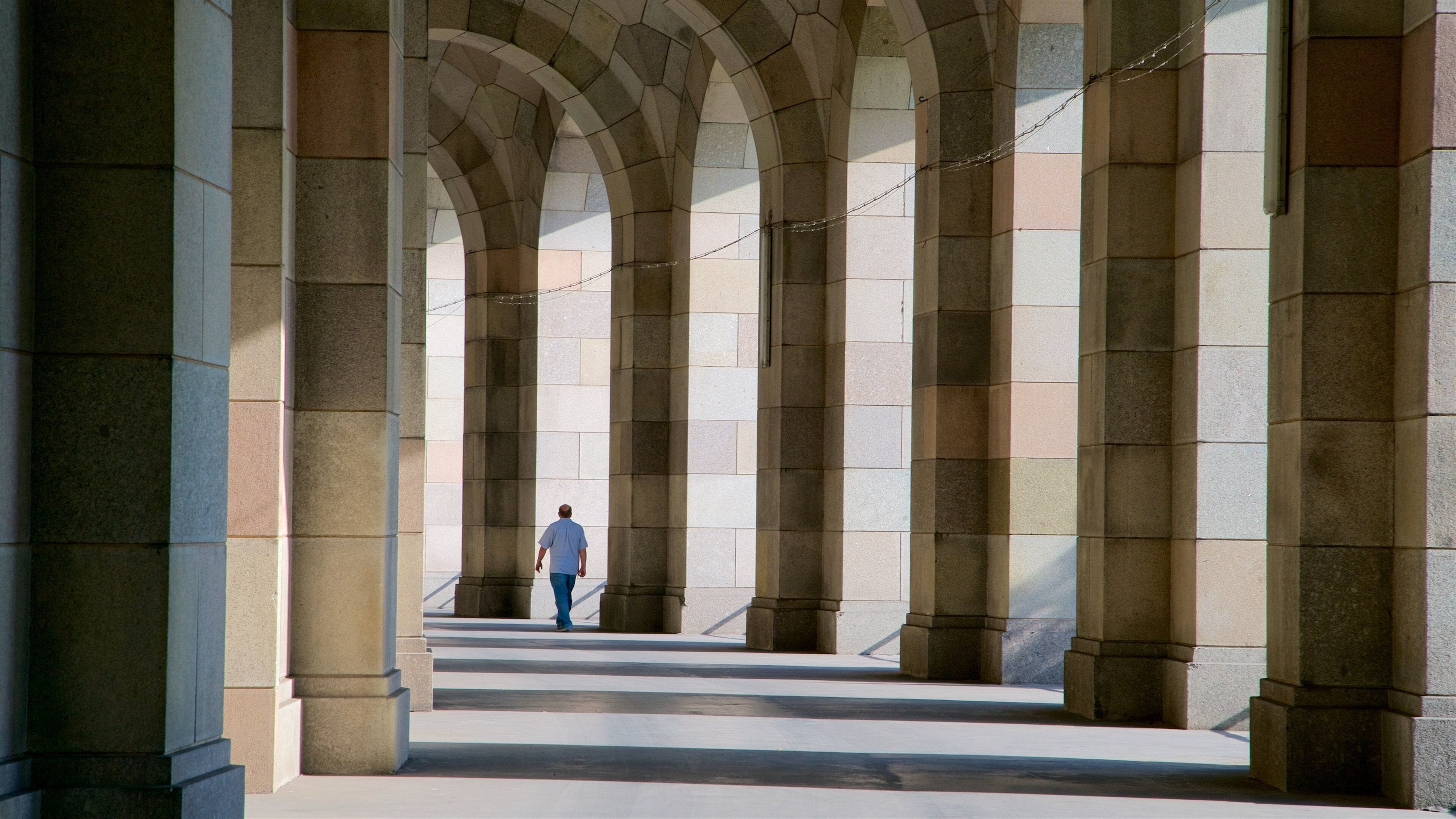 Reichsparteitagsgebäude som viser interiør og kulturarvsgenstande
