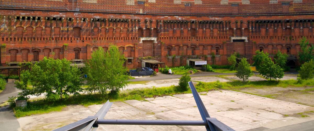 Reichsparteitagsgebäude ofreciendo patrimonio de arquitectura