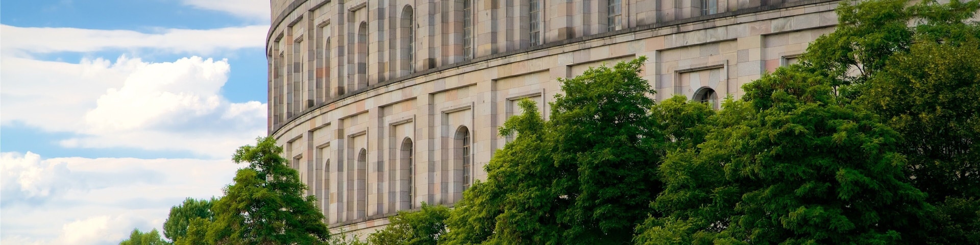 Reichsparteitagsgebaude which includes heritage architecture
