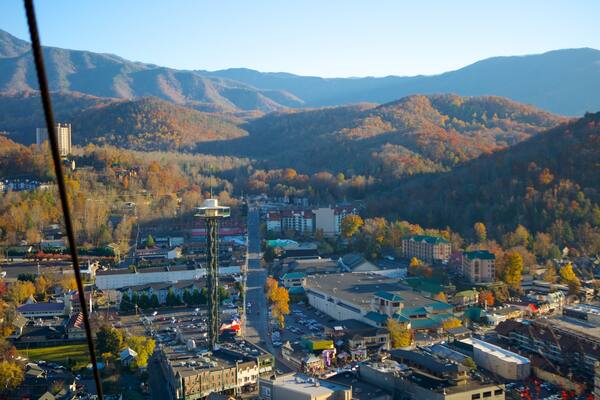 Gatlinburg Sky Lift som viser bjerge og efterårsfarver