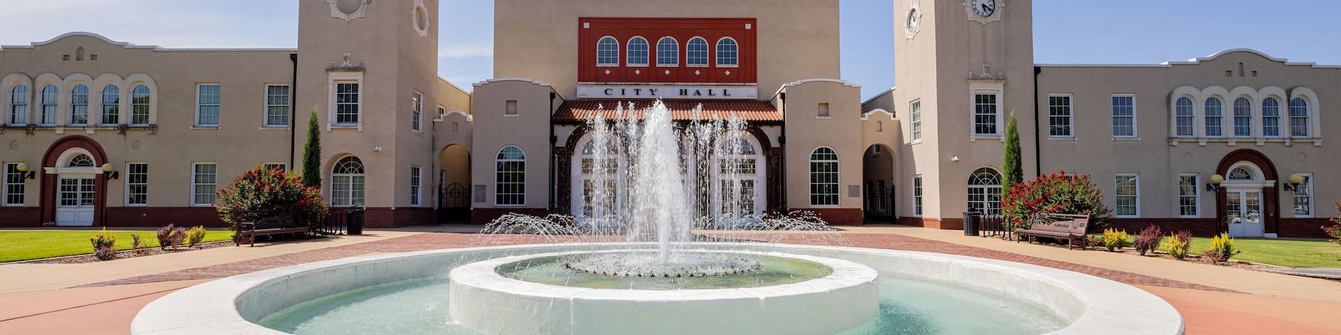 Sunny exterior view of the Ponca City City Hall