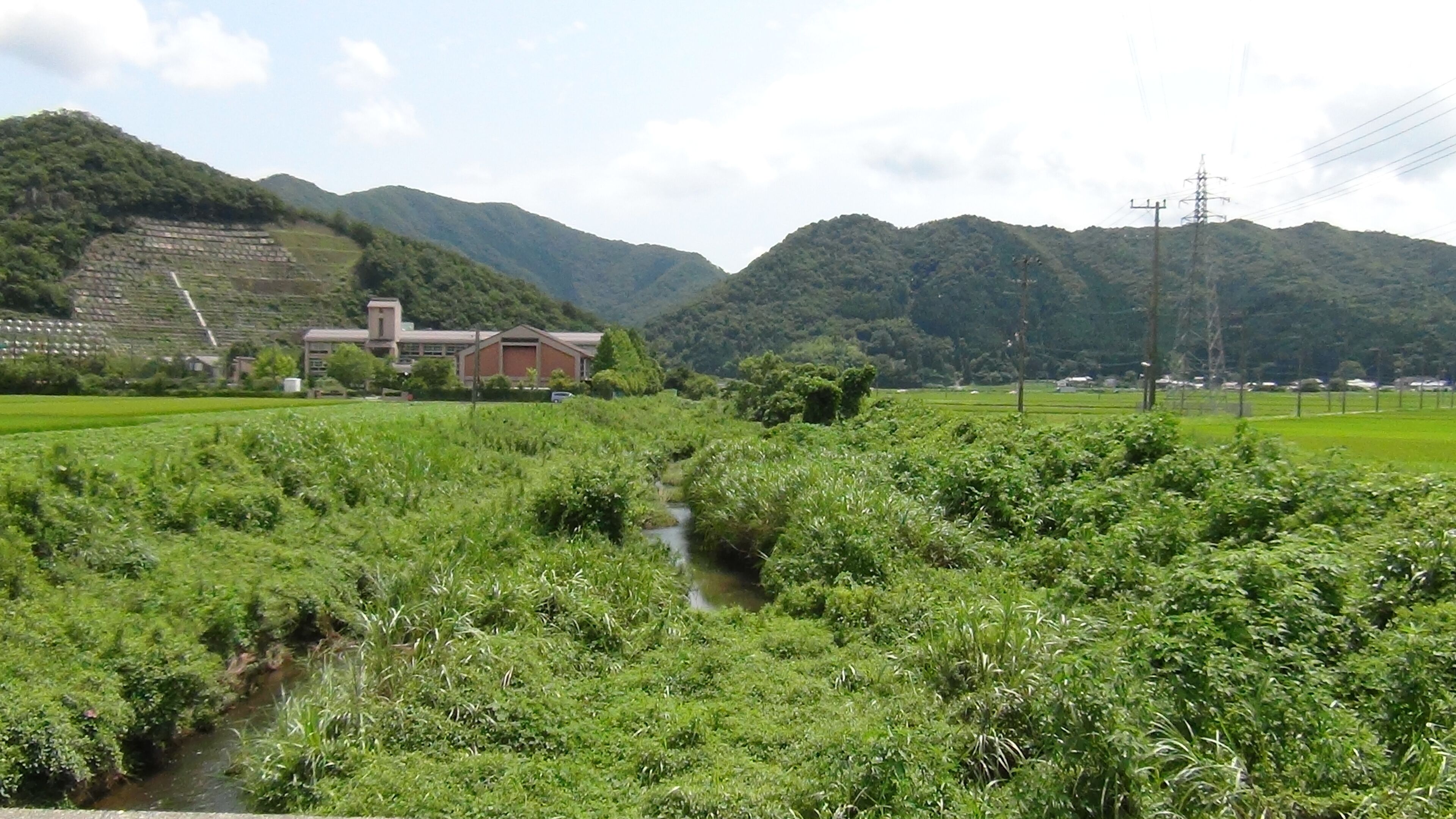 武庫川の始点 真南条川と田代川との合流地点である。　篠山市