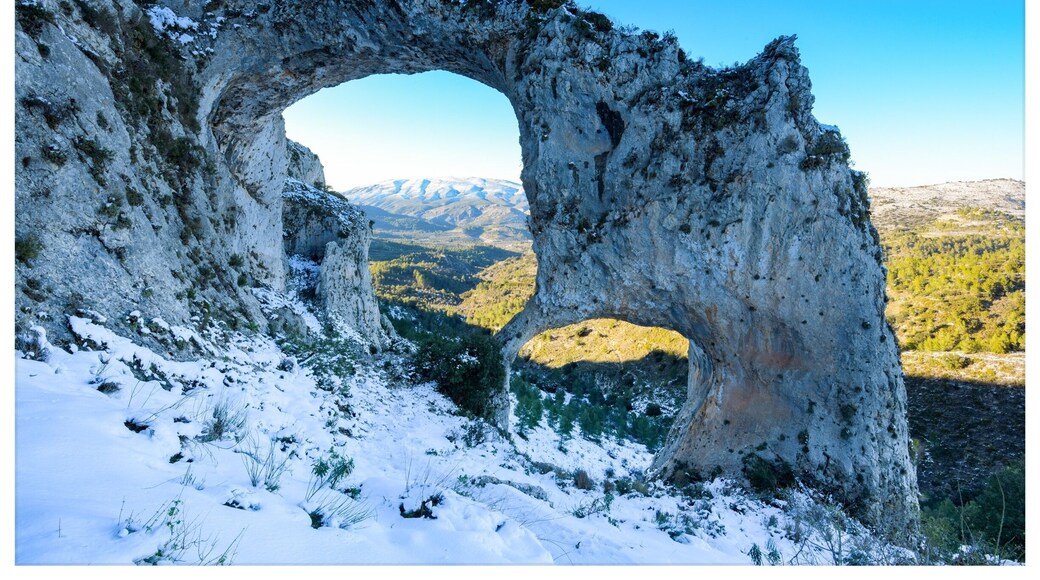 The beautiful natural stone 'Els Arcs' this is a moderate walk taking 2-3 hours for the round trip. The pin on the map marks the start of the walk, road CV752 from Tarbena or Castell de Castells. Good road until about 1km to the Arcs when the road turns to a track. This is well sign posted and definitely worth having a look. There's a nice cafe at Parcent for pizza afterwards...