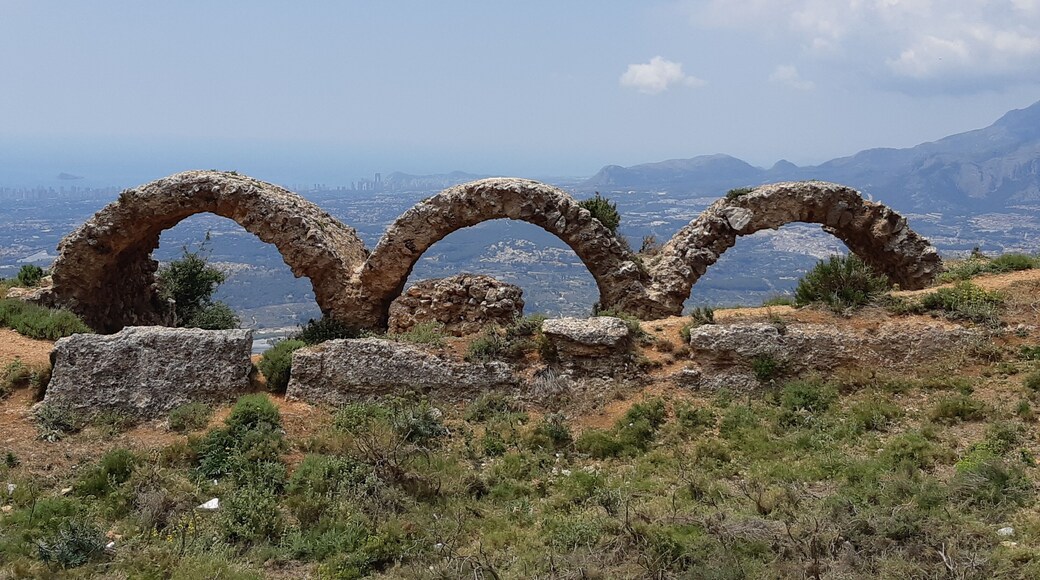 Het Fort van Bernia is gelegen op de zuidelijke helling van de Sierra de Bernia in de gemeente Callosa d'En Sarrià in de Spaanse provincie Alicante. Het fort is gebouwd in 1562 naar een ontwerp van Giovanni Battista Antonelli, maar werd alweer gesloopt in 1613. Er rest nog slechts een ruïne.