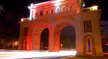 ロス アルコス デ グアダラハラ どの含み 記念建造物, 遺跡 と 夜景