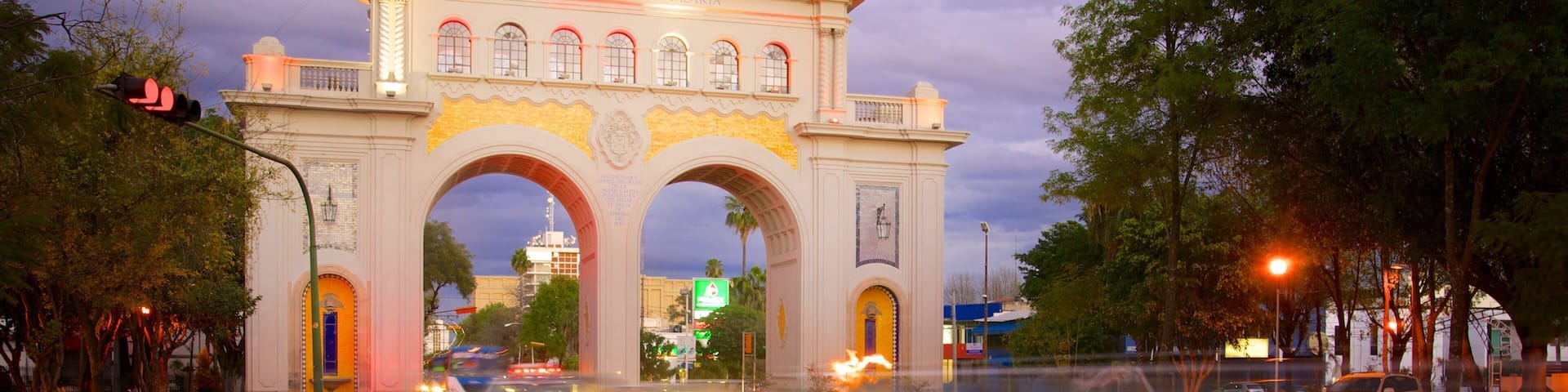 Los Arcos de Guadalajara featuring a monument, a city and heritage architecture