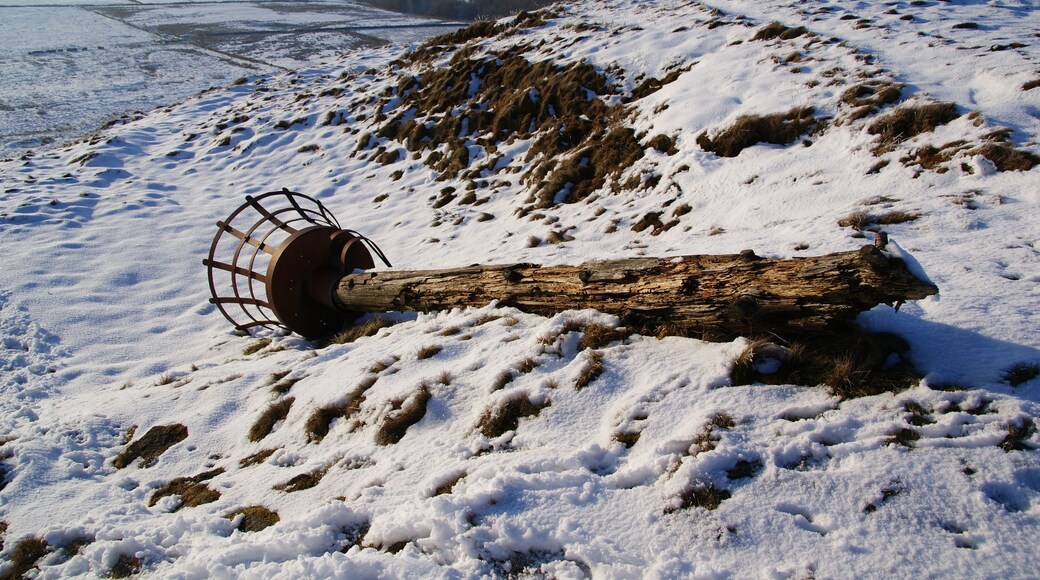 Discarded beacon I guess this is a relic from the millennium celebrations, but it has fallen into disrepair.