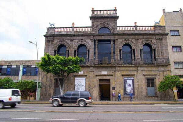 Museo del Periodismo y las Artes Graficas which includes heritage elements and street scenes