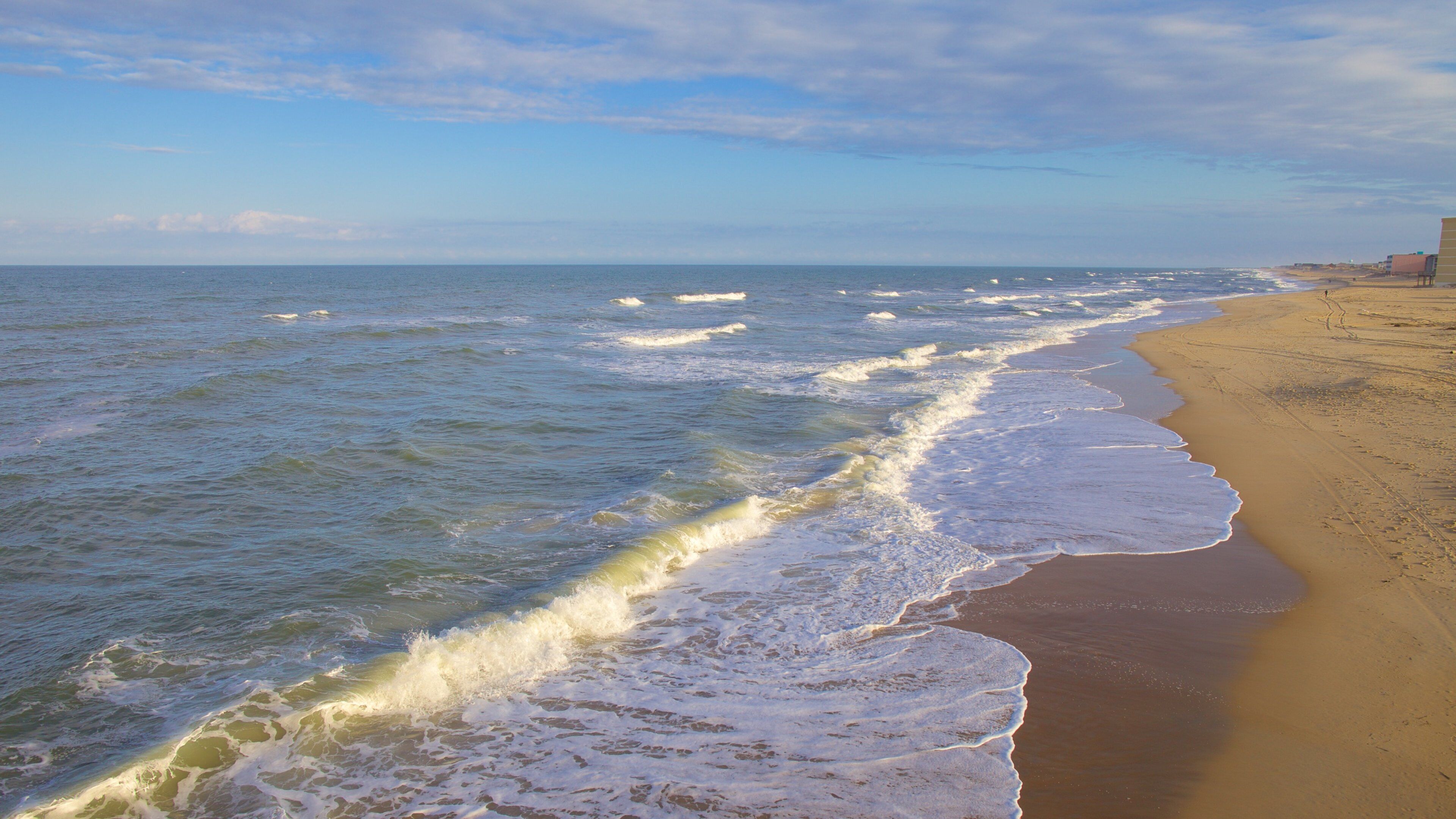 Jennette\'s Pier which includes a beach
