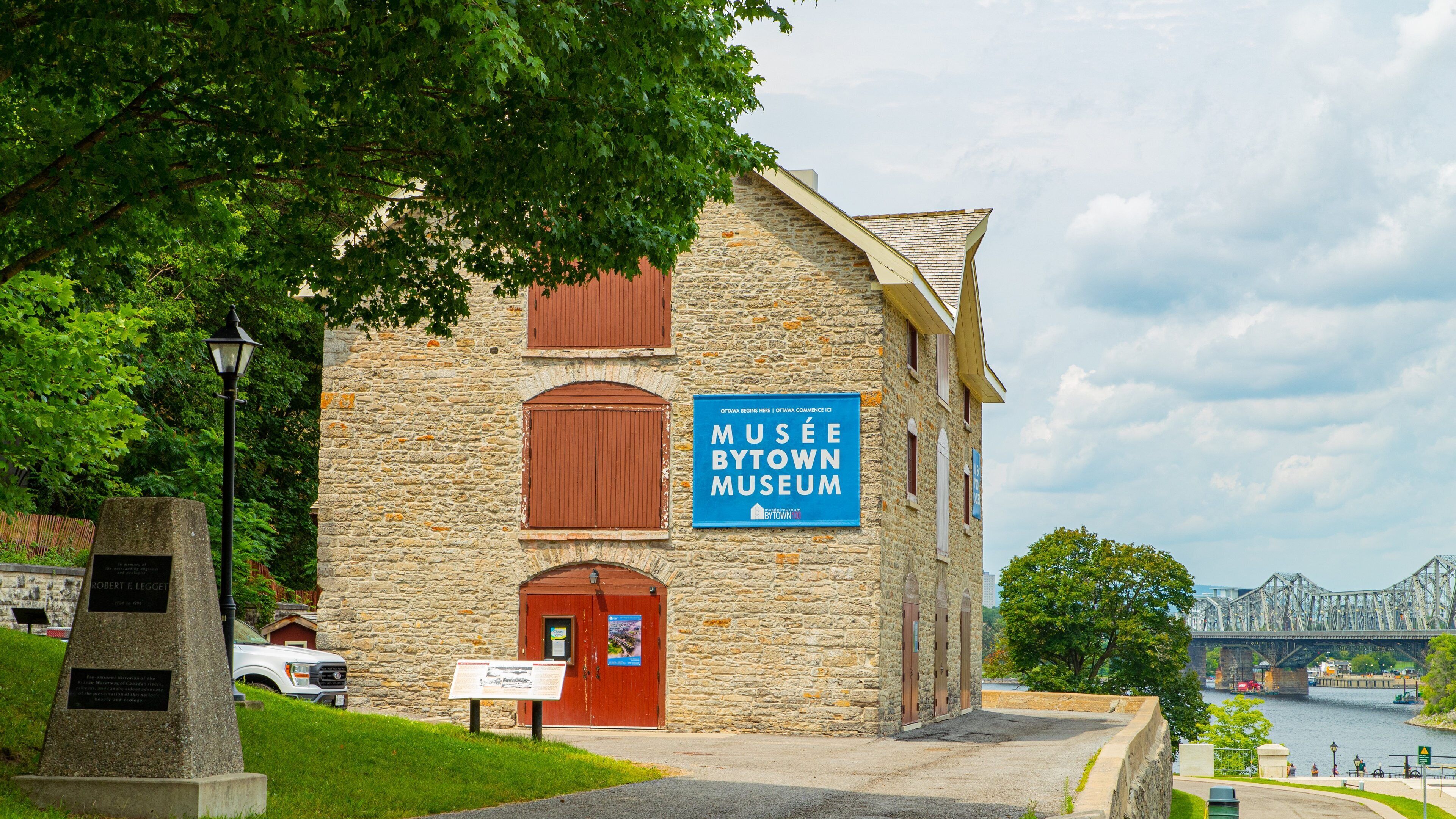 Bytown Museum which includes heritage elements and signage
