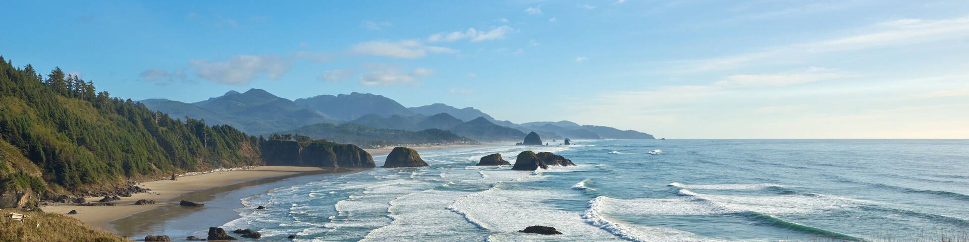 Panorama of the ocean coastline near Cannon Beach in Oregon.