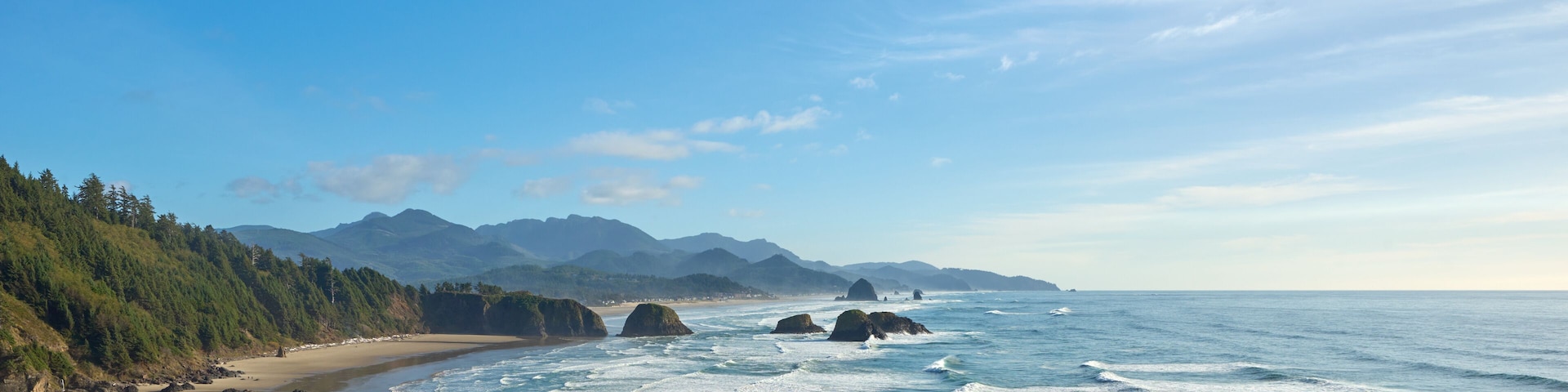 Panorama of the ocean coastline near Cannon Beach in Oregon.