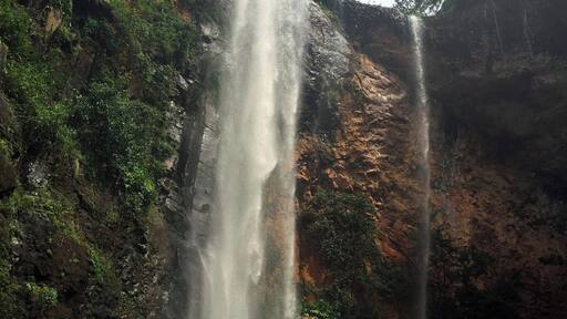 We took a guided hike to this beautiful waterfall. The hike departed from the Pousada das Palmeiras in Brotas, Brazil. It's a vigorous and wet 45-minute hike to reach the fall, where you can relax and swim in its pool. Our guide provided us with hiking sticks, which were invaluable. #waterlust
More info here: http://www.badsentences.com/hike-to-cachoeira-santa-maria-brotas-brazil/