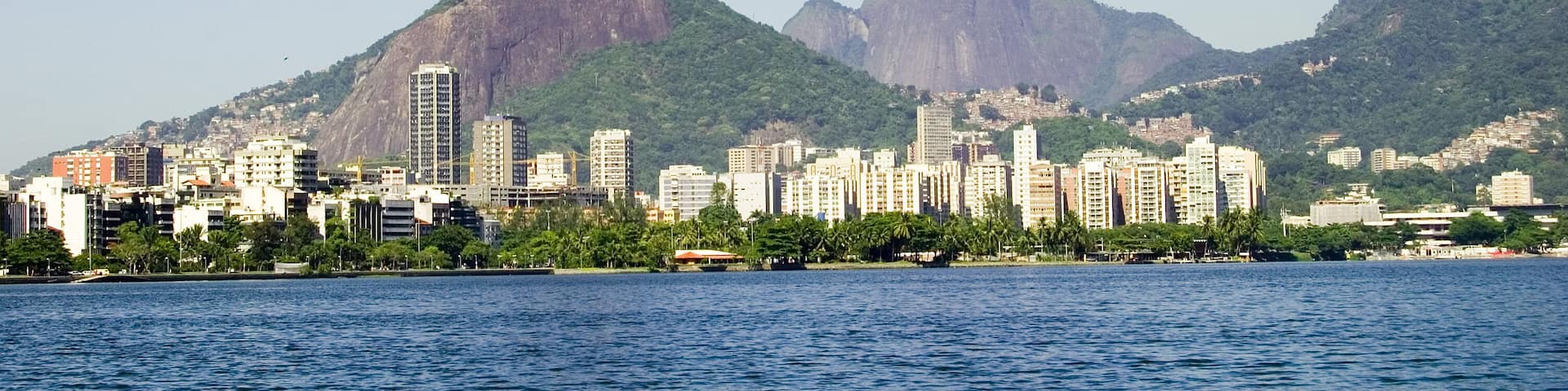 Rodrigo de Freitas's Lake, with dois irmaos at background