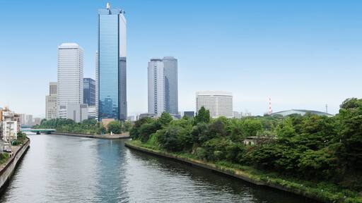 Japan, Osaka Prefecture, Neyagawa River and Osaka Business Park