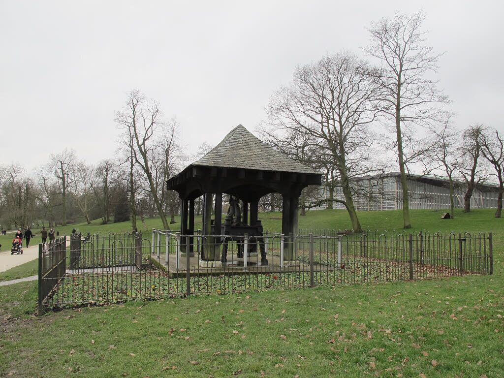 RNVR Trophy War Memorial, Crystal Palace Park